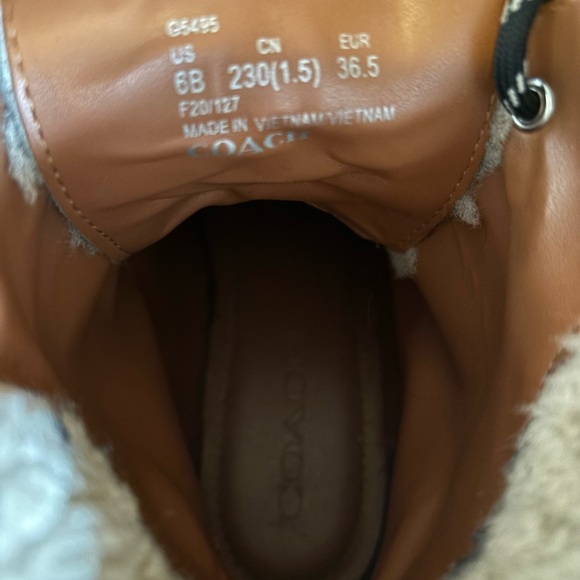 Coach Lorimer Bootie with Sherling Detail. - Picture 6 of 7